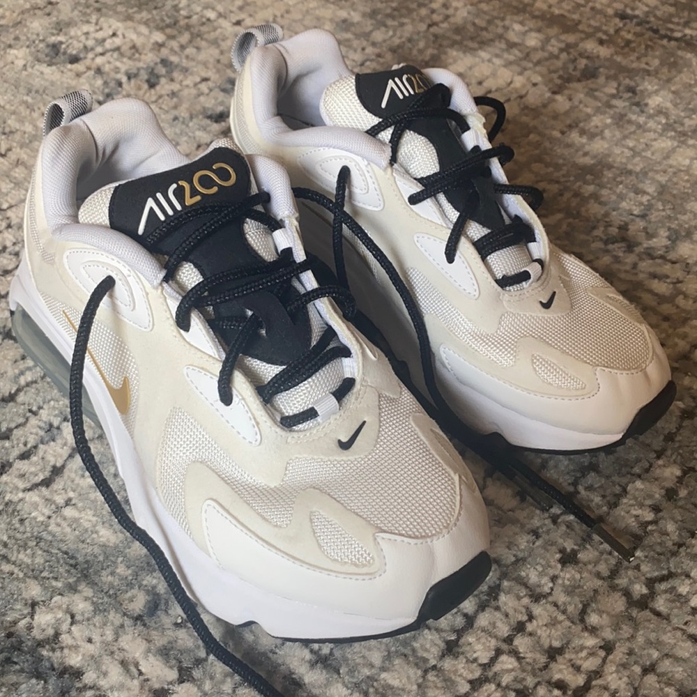 Nike Air Max 200. Size 7. Brand New Condition. Black and White.